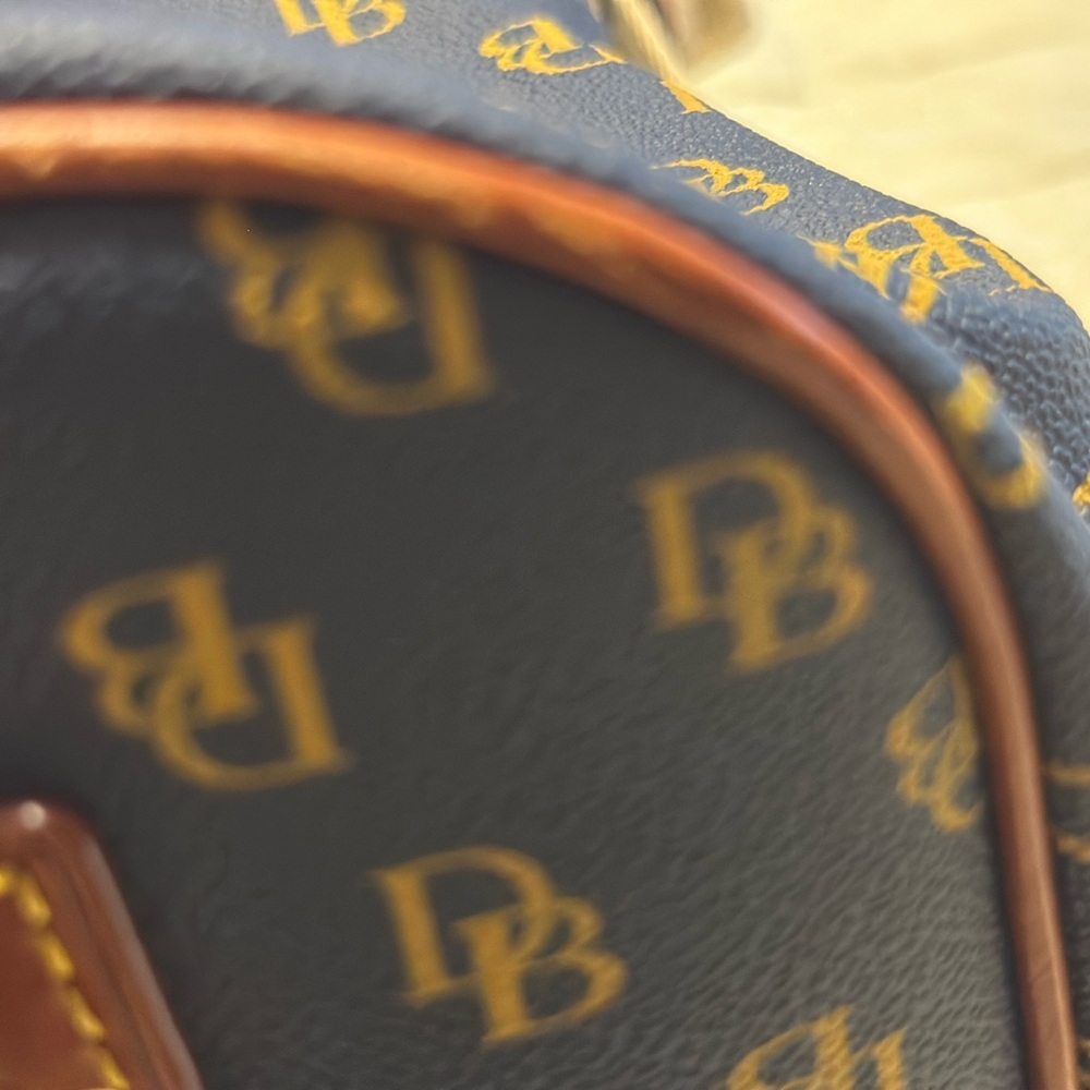 EUC Dooney and Bourke Navy Gretta Weekender Bag - Picture 6 of 13